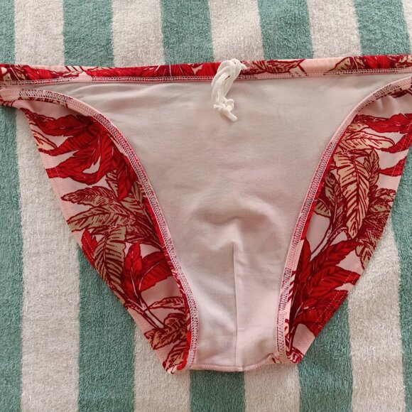 RARE VINTAGE 1" HOM SWIM BRIEF, SIZE 36", RED LEAVES PATTERN (*) (Pre-owned) - Picture 6 of 8